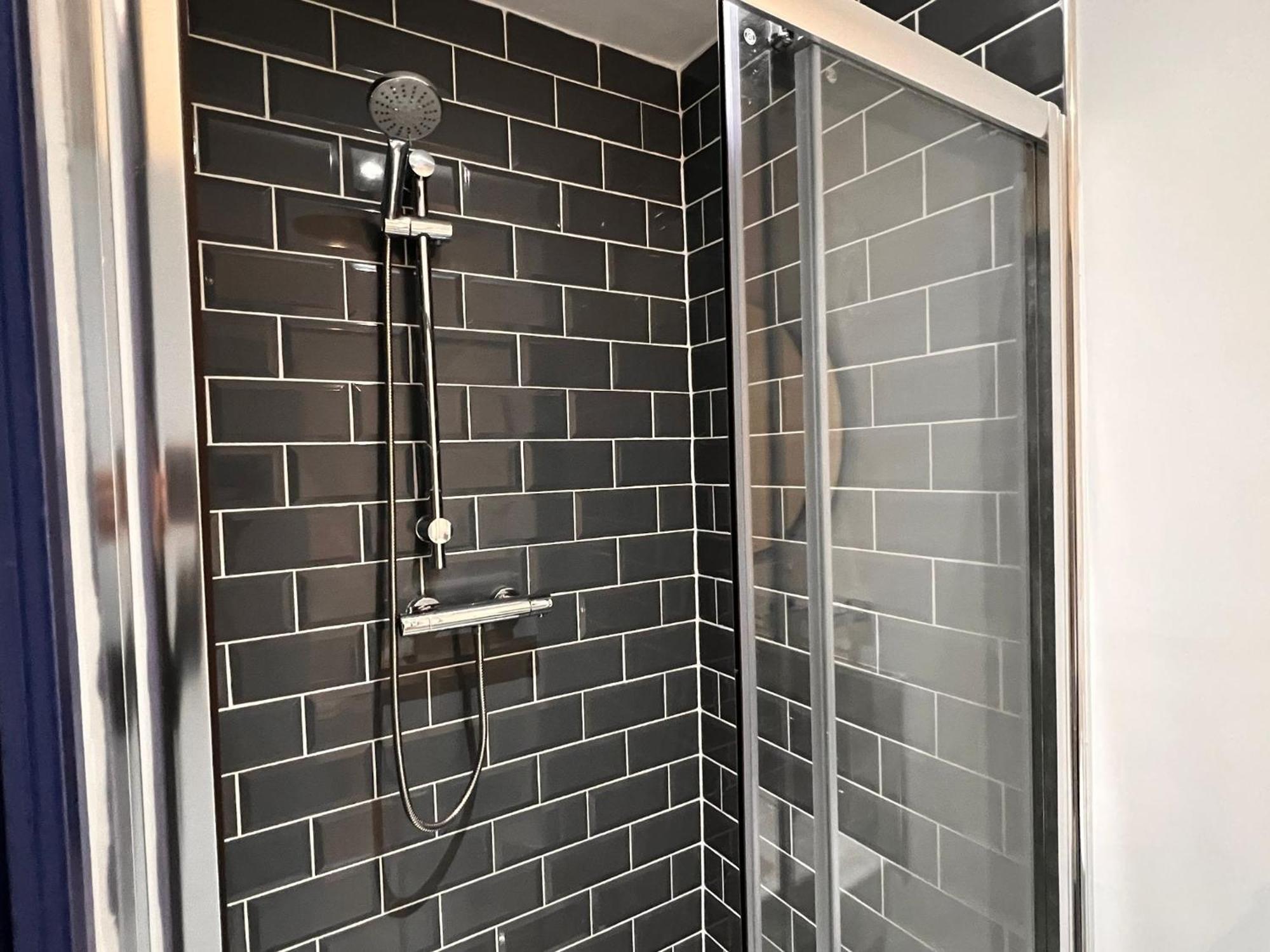 Newly Refurbished 6 Person En-Suite Apartment Tyne & Wear Newcastle Upon Tyne Killingworth ภายนอก รูปภาพ